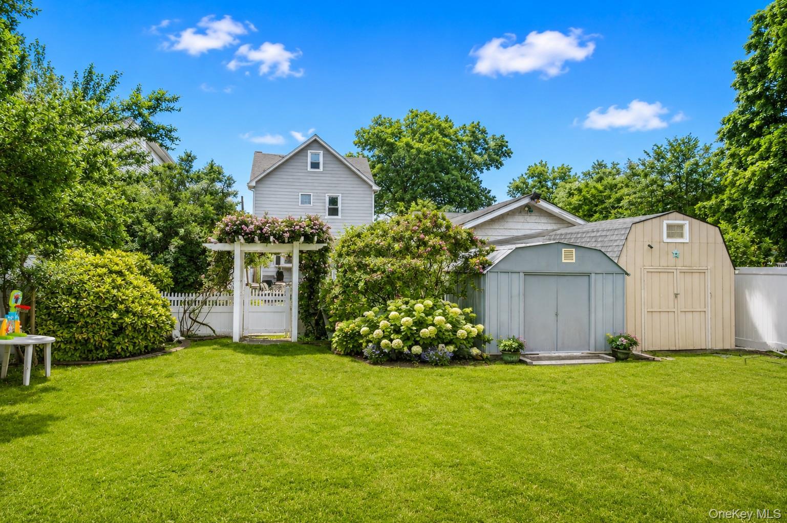 Single Family De Mott Avenue Nassau County, NY 11510, MLS-1014275-37