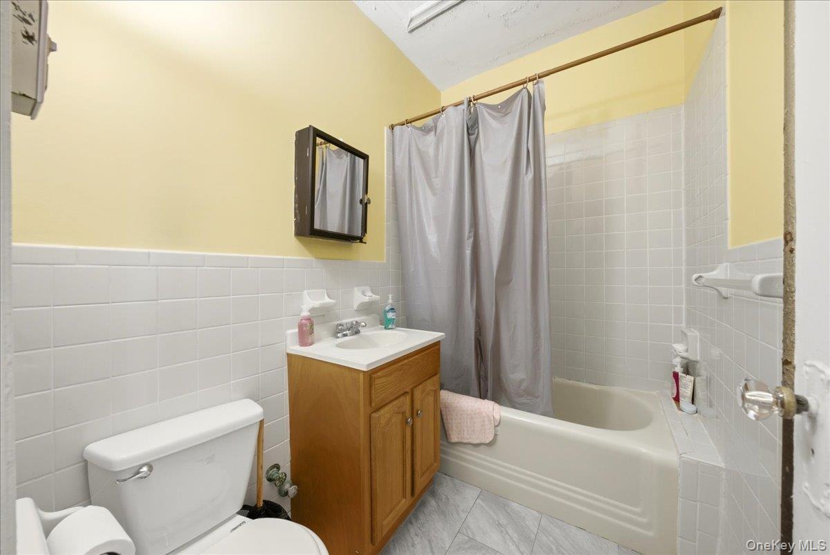 Single Family Avenue D  Brooklyn, NY 11203, MLS-1014329-16