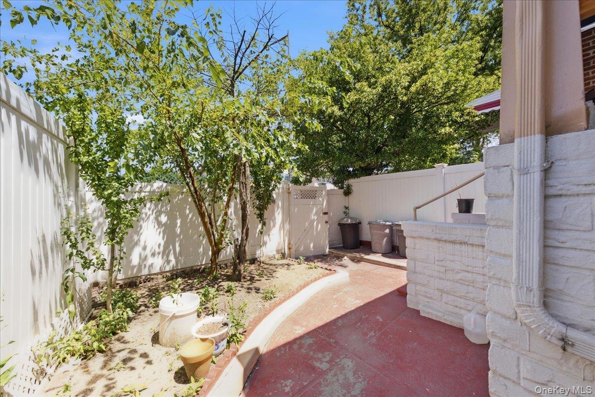 Single Family Avenue D  Brooklyn, NY 11203, MLS-1014329-7