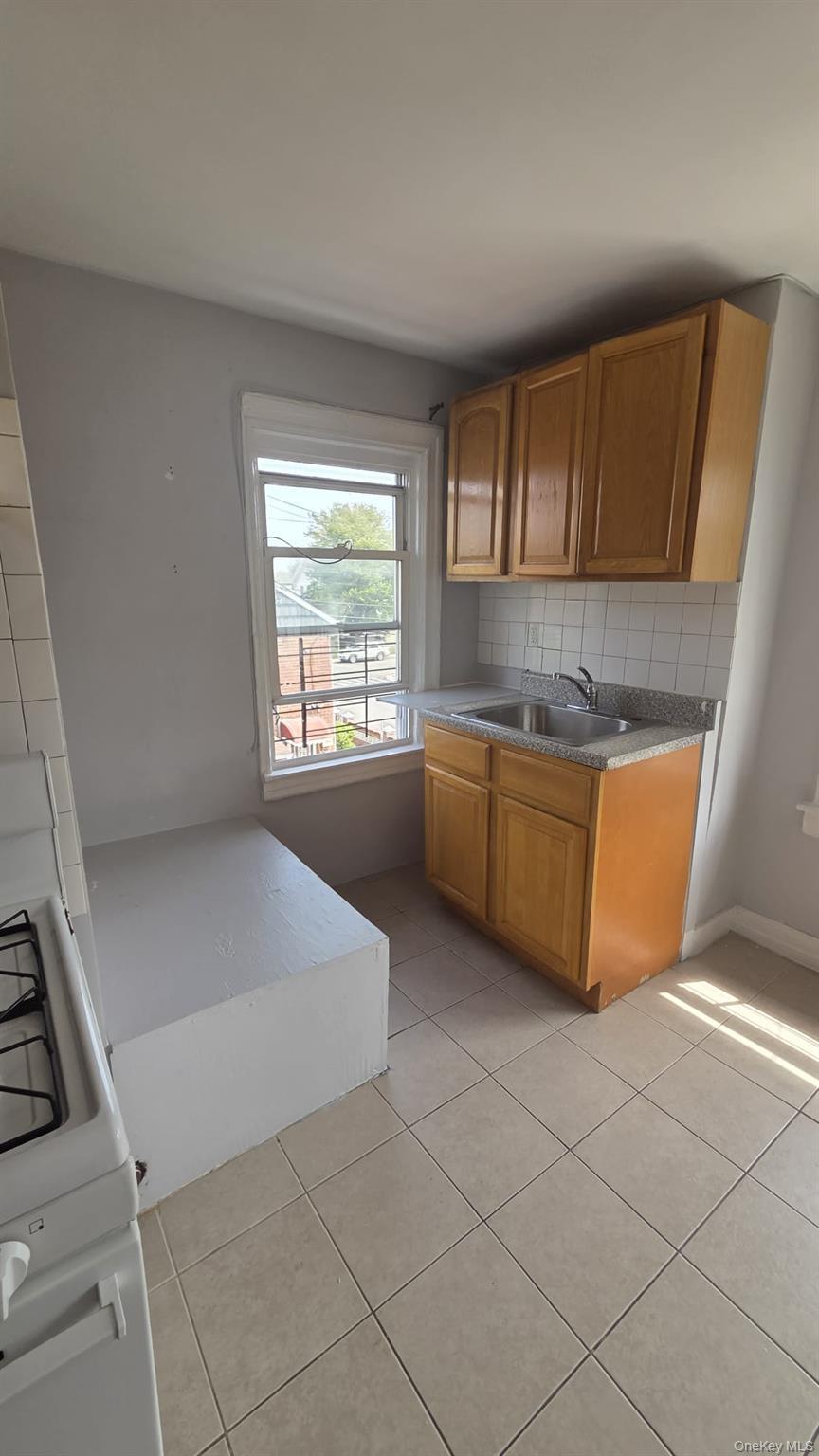 Single Family Beach 29th Street Queens, NY 11691, MLS-1014339-11