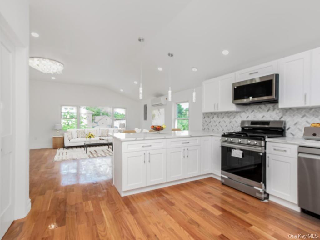 Single Family 226th Street Queens, NY 11413, MLS-1014373-12