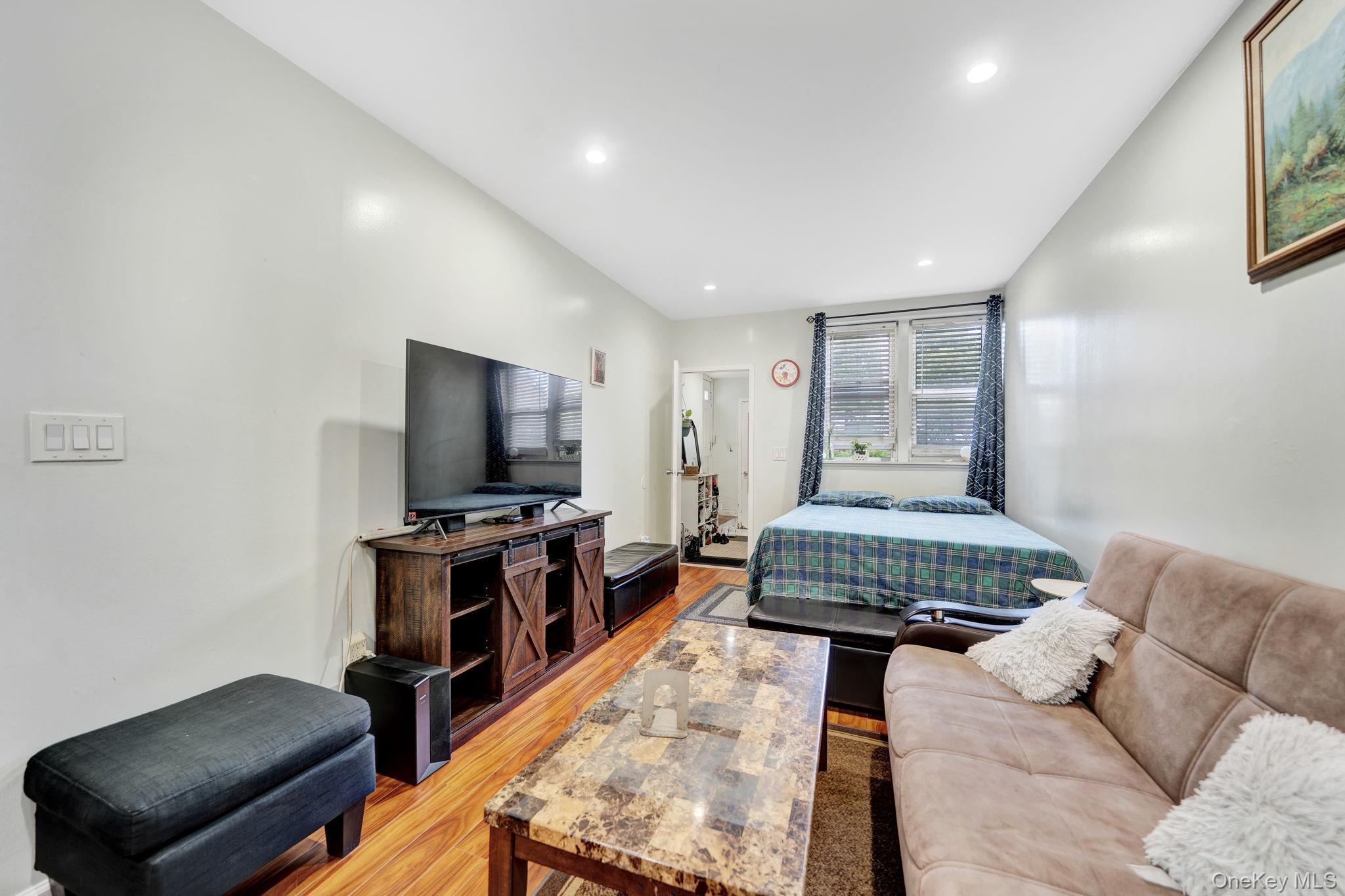 Single Family Little Neck Parkway Queens, NY 11001, MLS-1014432-13