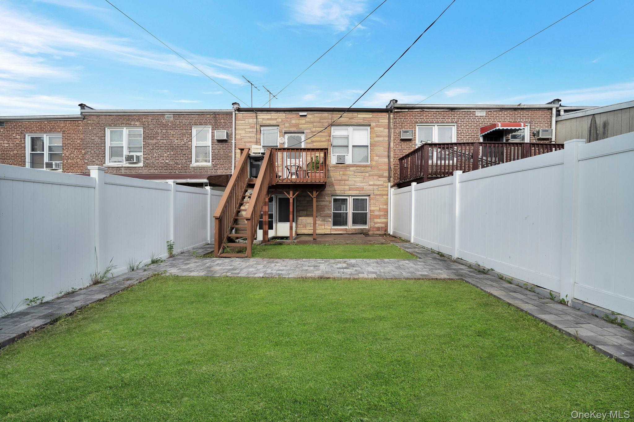 Single Family Little Neck Parkway  Queens, NY 11001, MLS-1014432-20