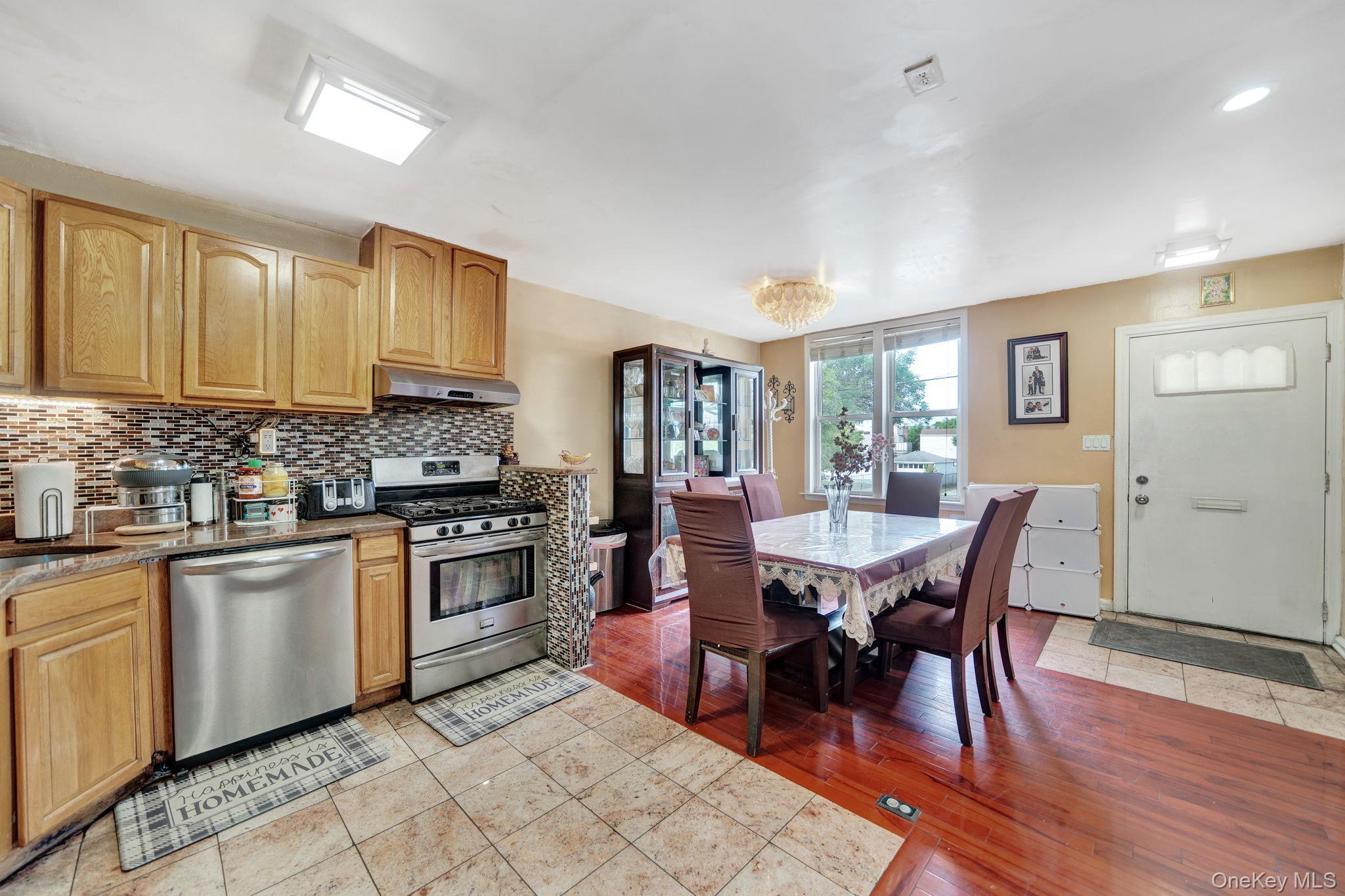 Single Family Little Neck Parkway Queens, NY 11001, MLS-1014432-3