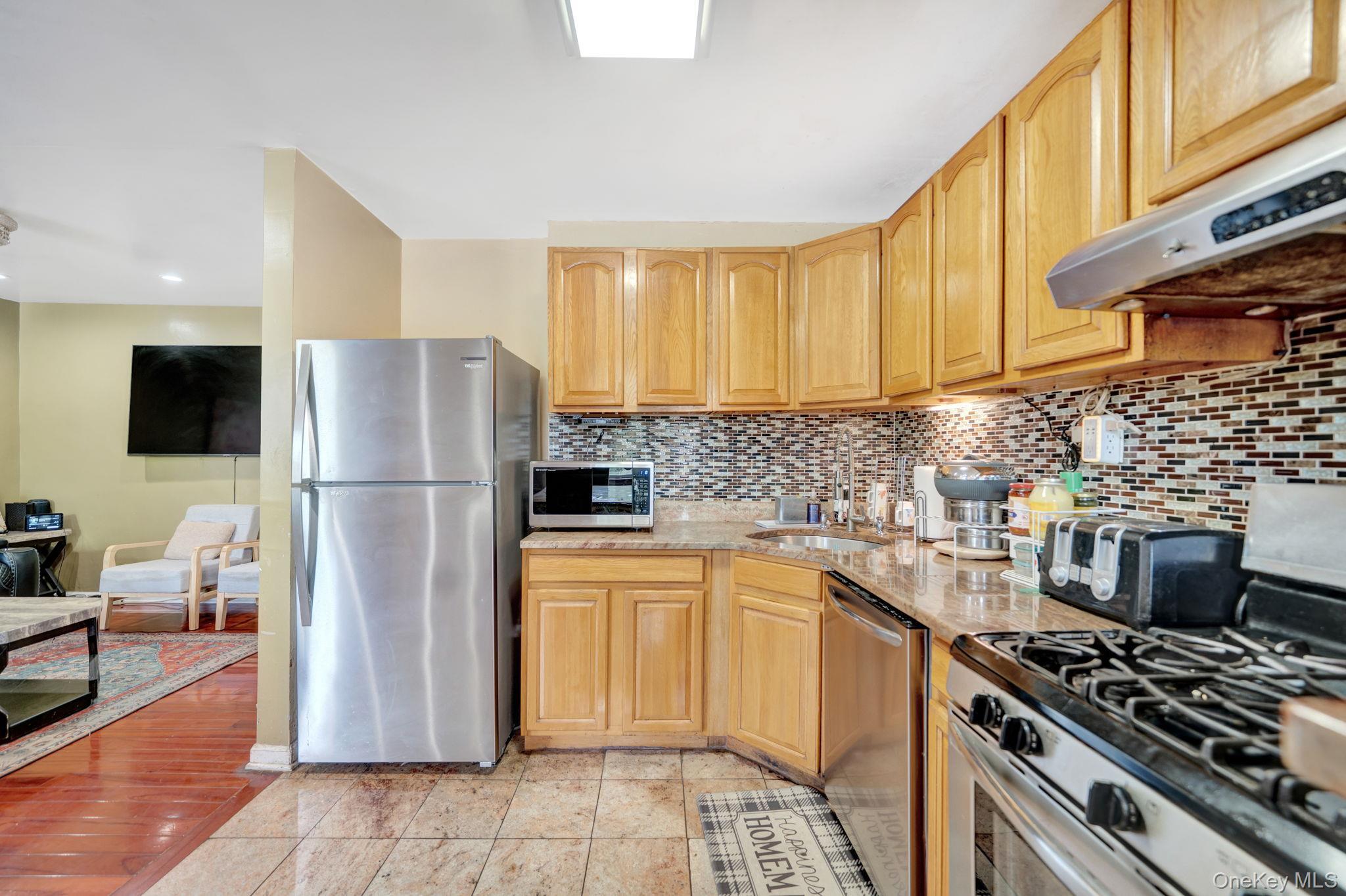 Single Family Little Neck Parkway Queens, NY 11001, MLS-1014432-4