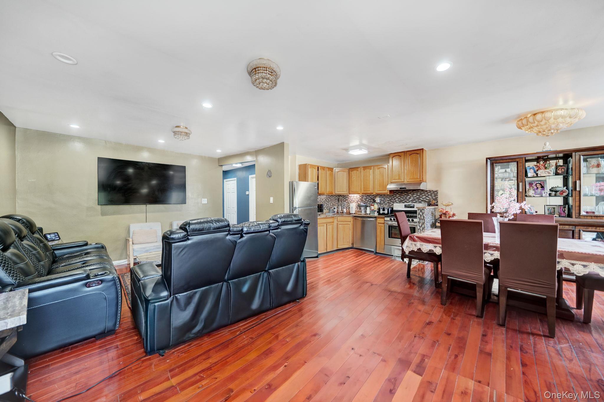 Single Family Little Neck Parkway Queens, NY 11001, MLS-1014432-5
