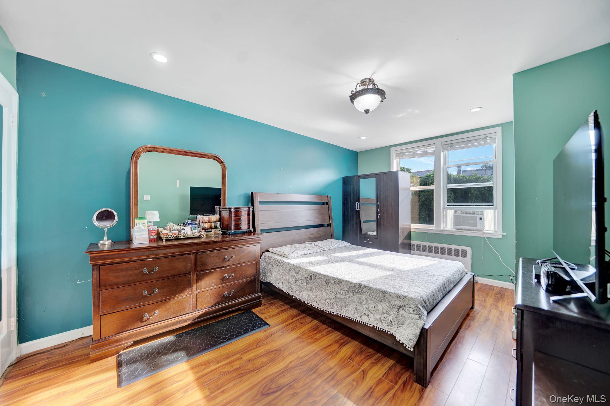 Single Family Little Neck Parkway Queens, NY 11001, MLS-1014432-8