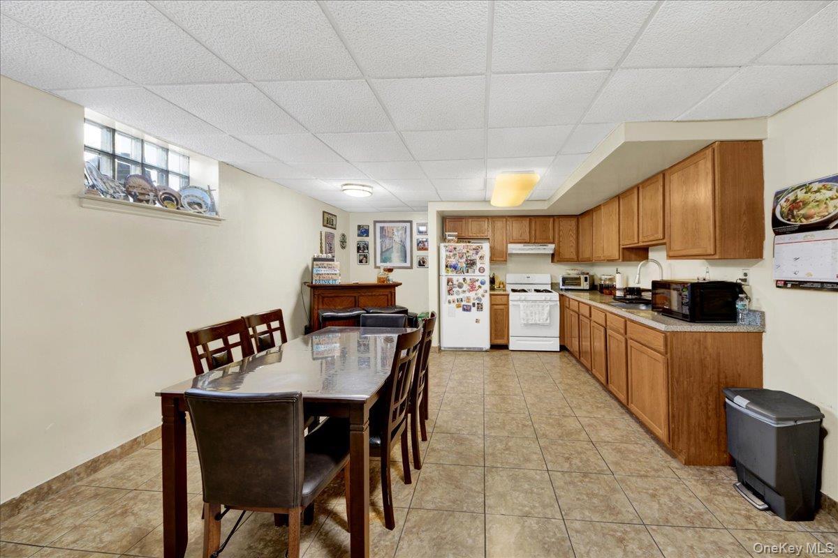 Single Family Dean Avenue  Bronx, NY 10465, MLS-1014481-27