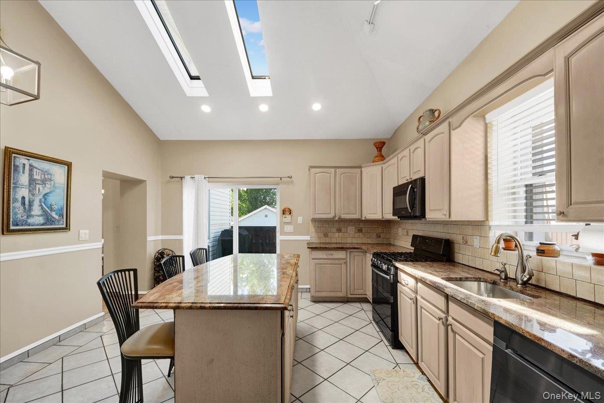 Single Family Dean Avenue Bronx, NY 10465, MLS-1014481-7