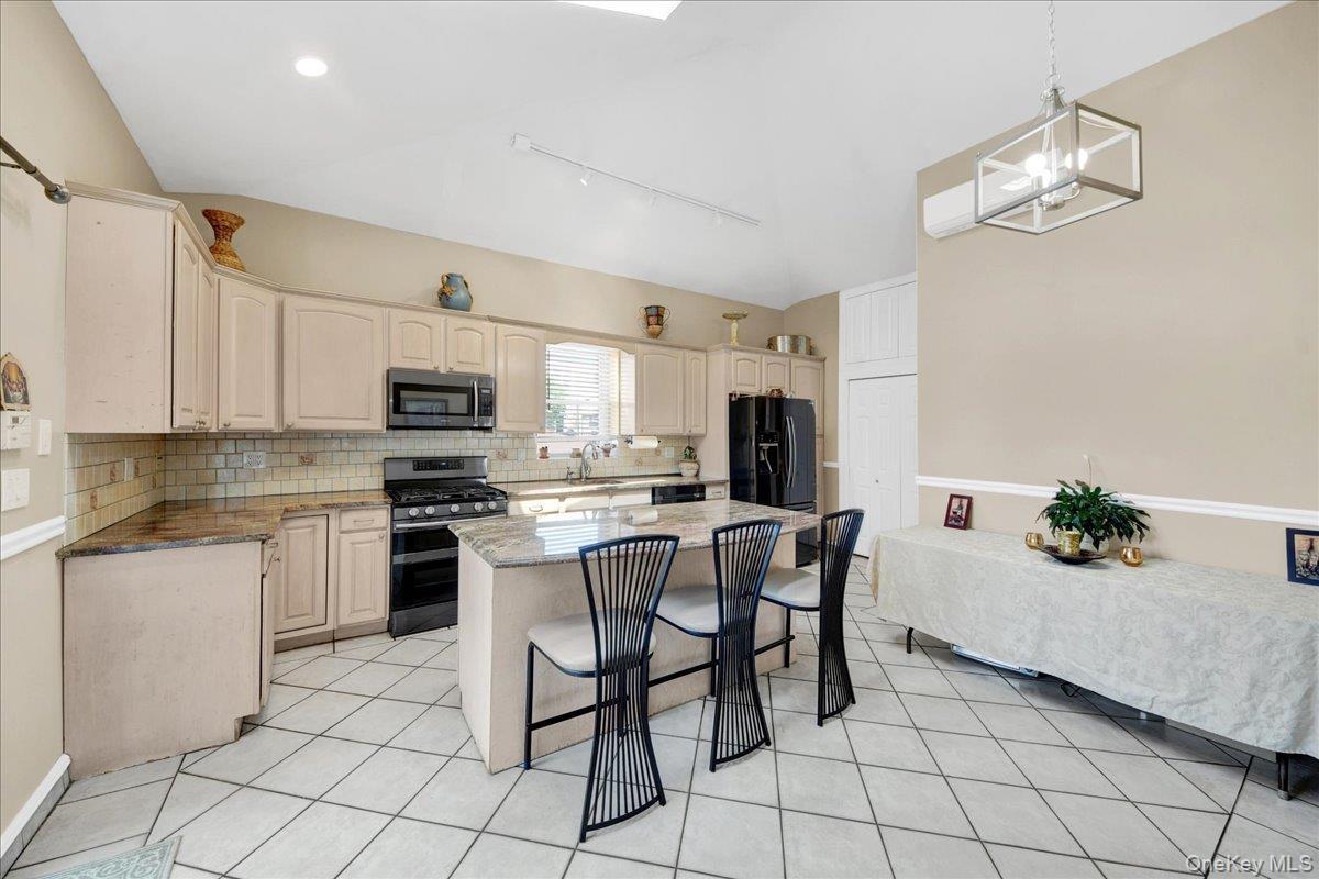 Single Family Dean Avenue Bronx, NY 10465, MLS-1014481-8