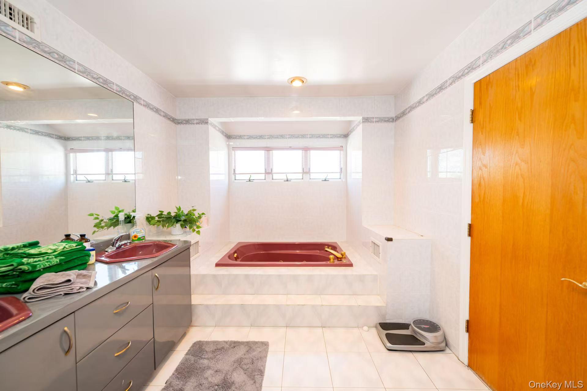Single Family 28th Road Queens, NY 11360, MLS-1014491-16
