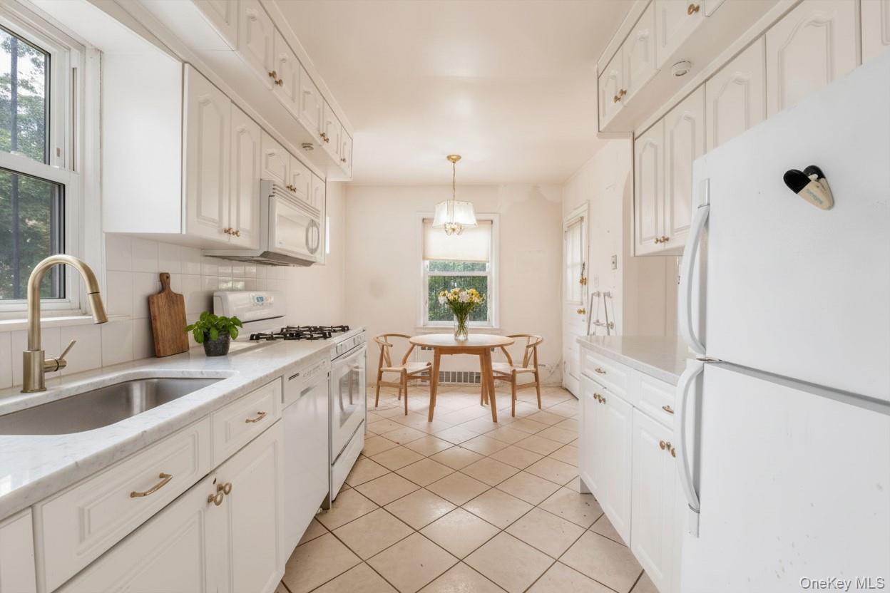 Single Family Hoover Avenue Queens, NY 11435, MLS-1014494-10