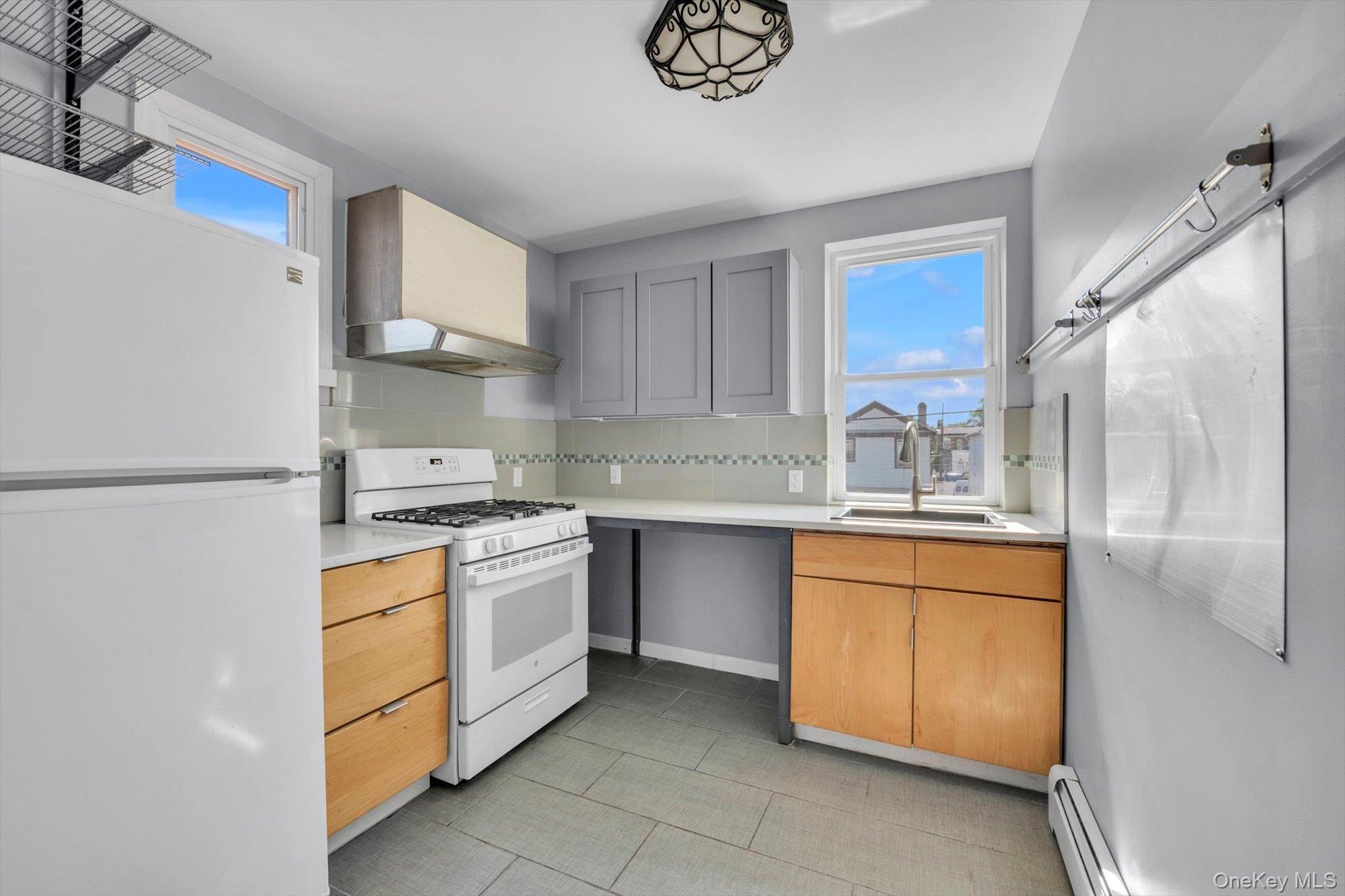 Single Family 96th Queens, NY 11369, MLS-1014523-6