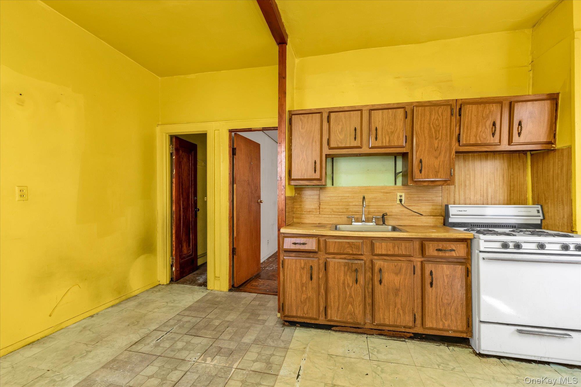 Single Family 196th  Queens, NY 11412, MLS-1014557-8