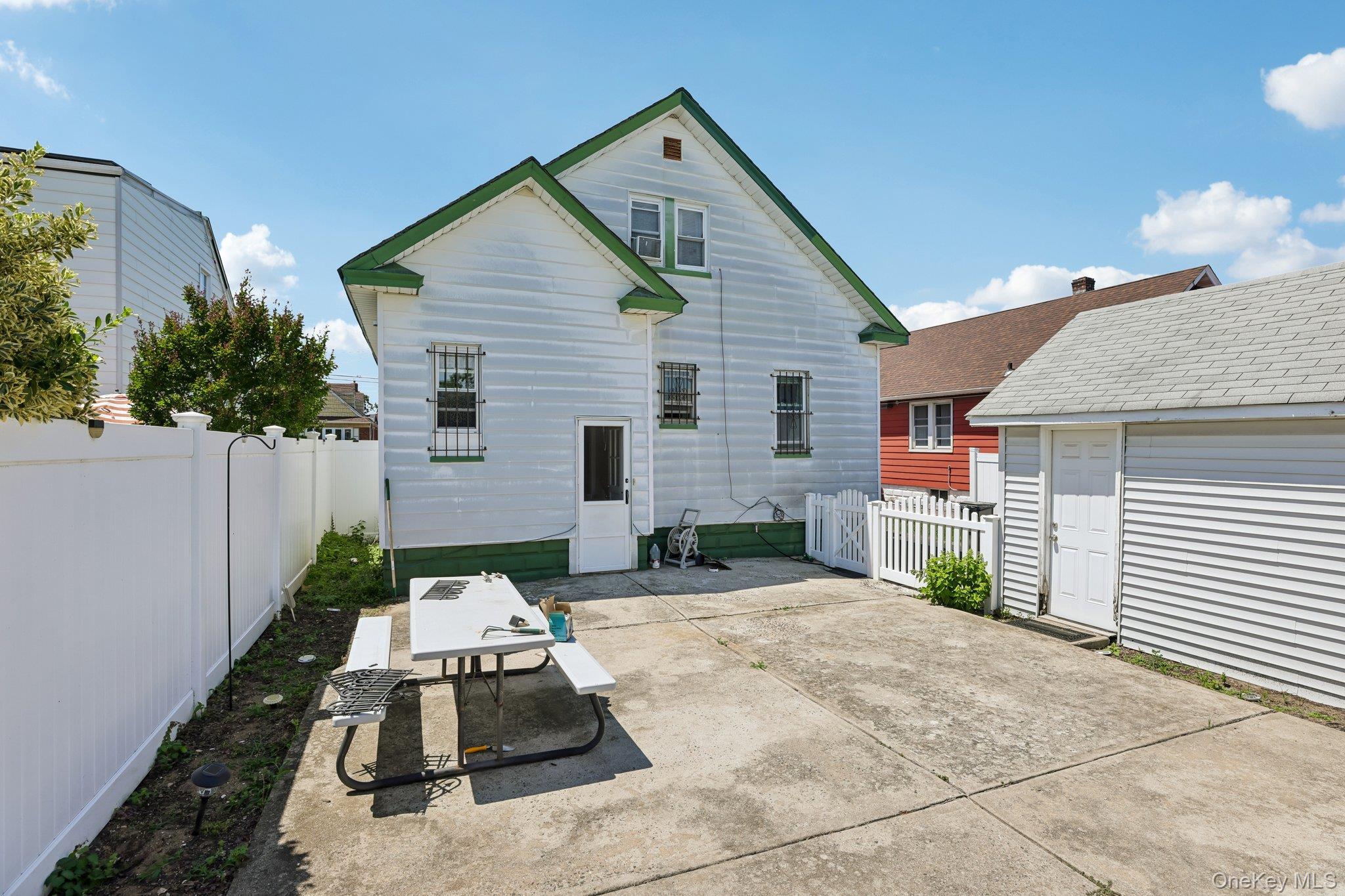Single Family 243rd Street Queens, NY 11422, MLS-1014601-25