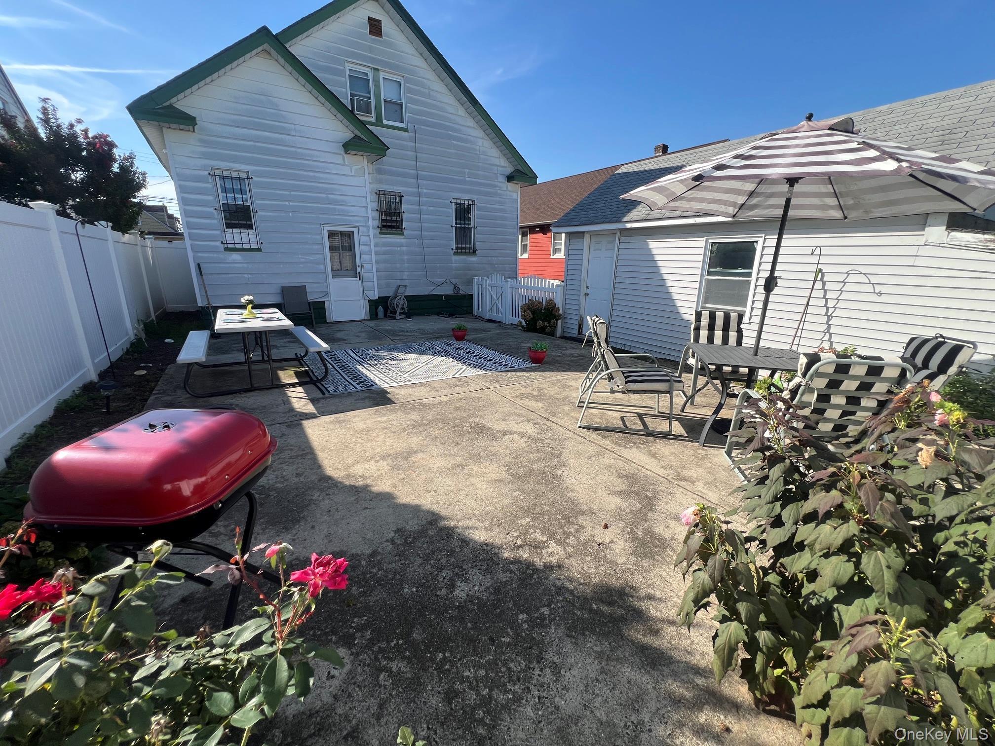 Single Family 243rd Street  Queens, NY 11422, MLS-1014601-31