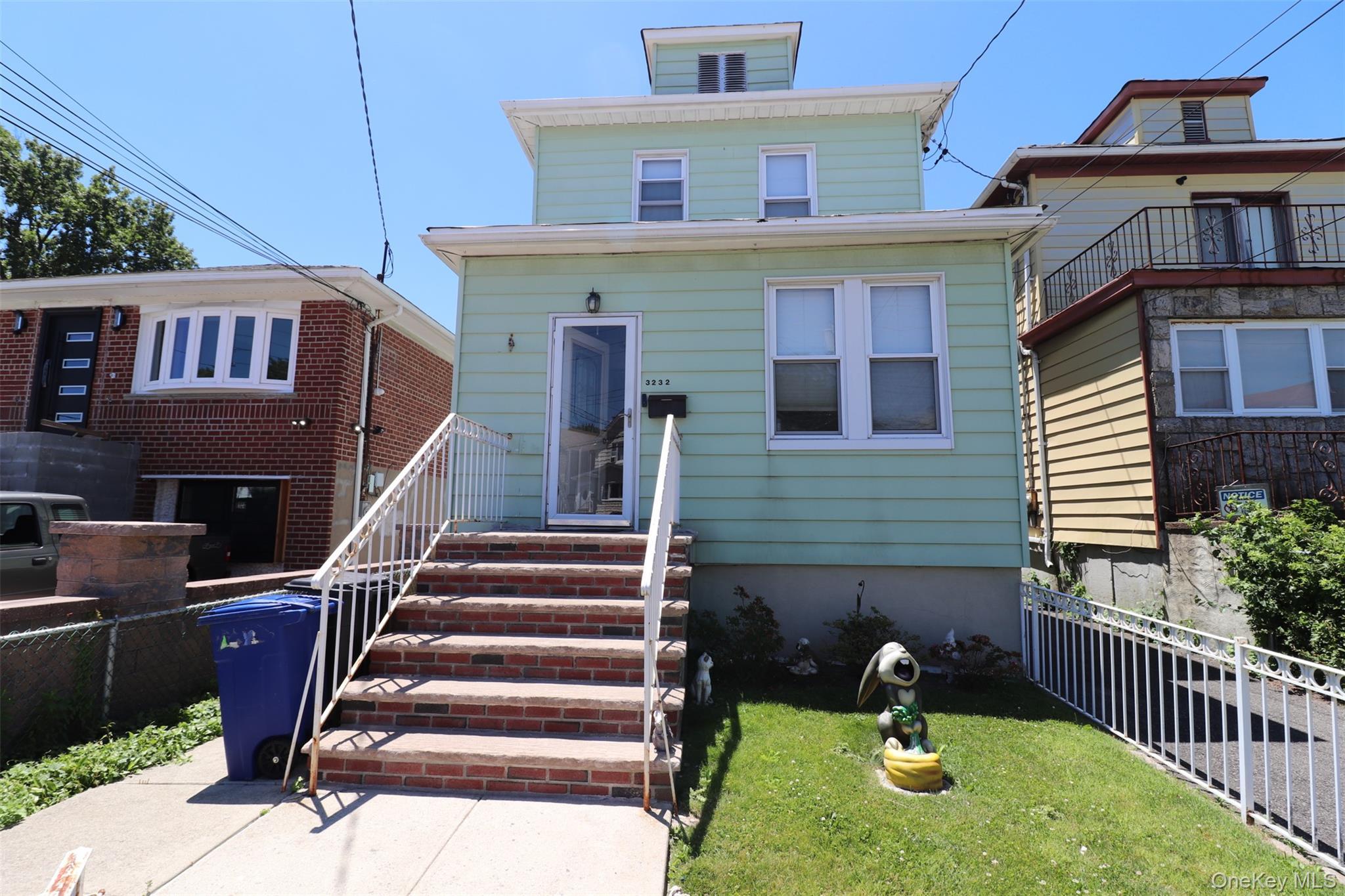 Single Family Country Club  Bronx, NY 10465, MLS-1014621-4