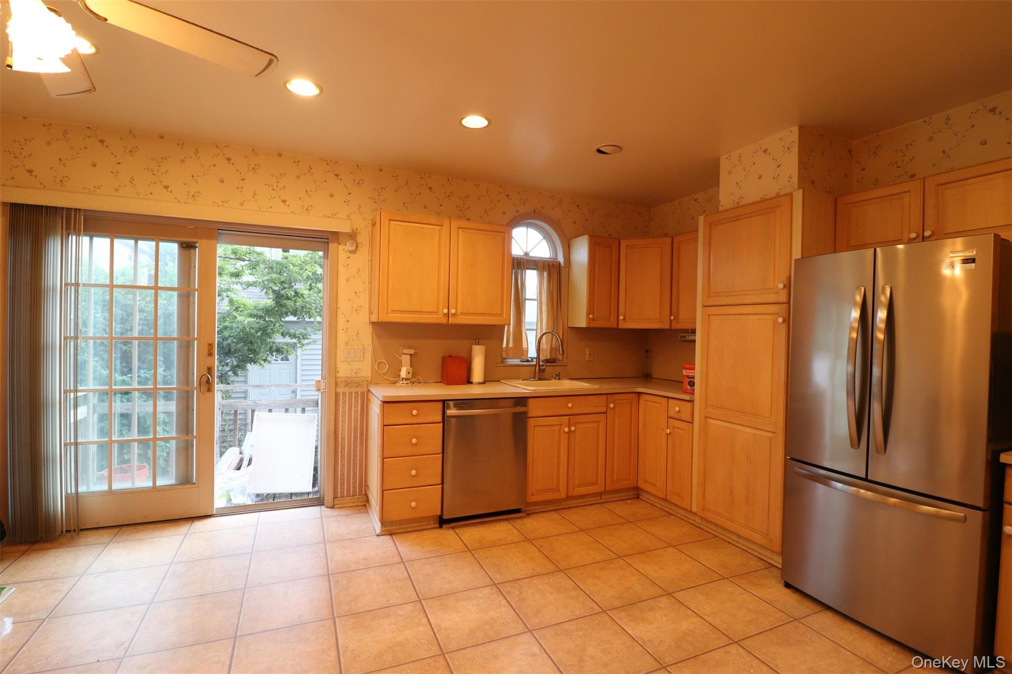 Single Family Country Club Road Bronx, NY 10465, MLS-1014621-8