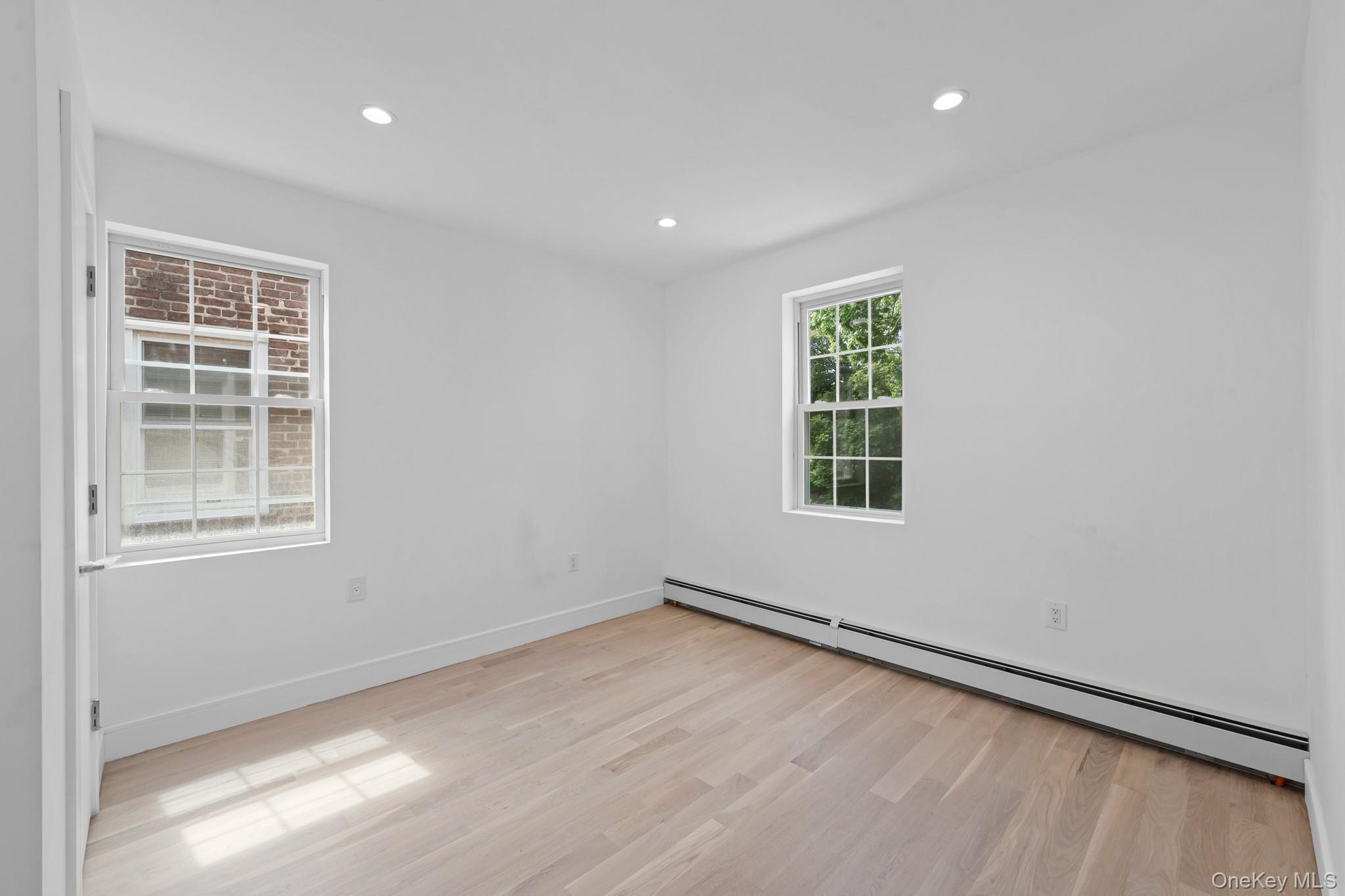 Single Family Westgate Street Queens, NY 11413, MLS-1014629-17