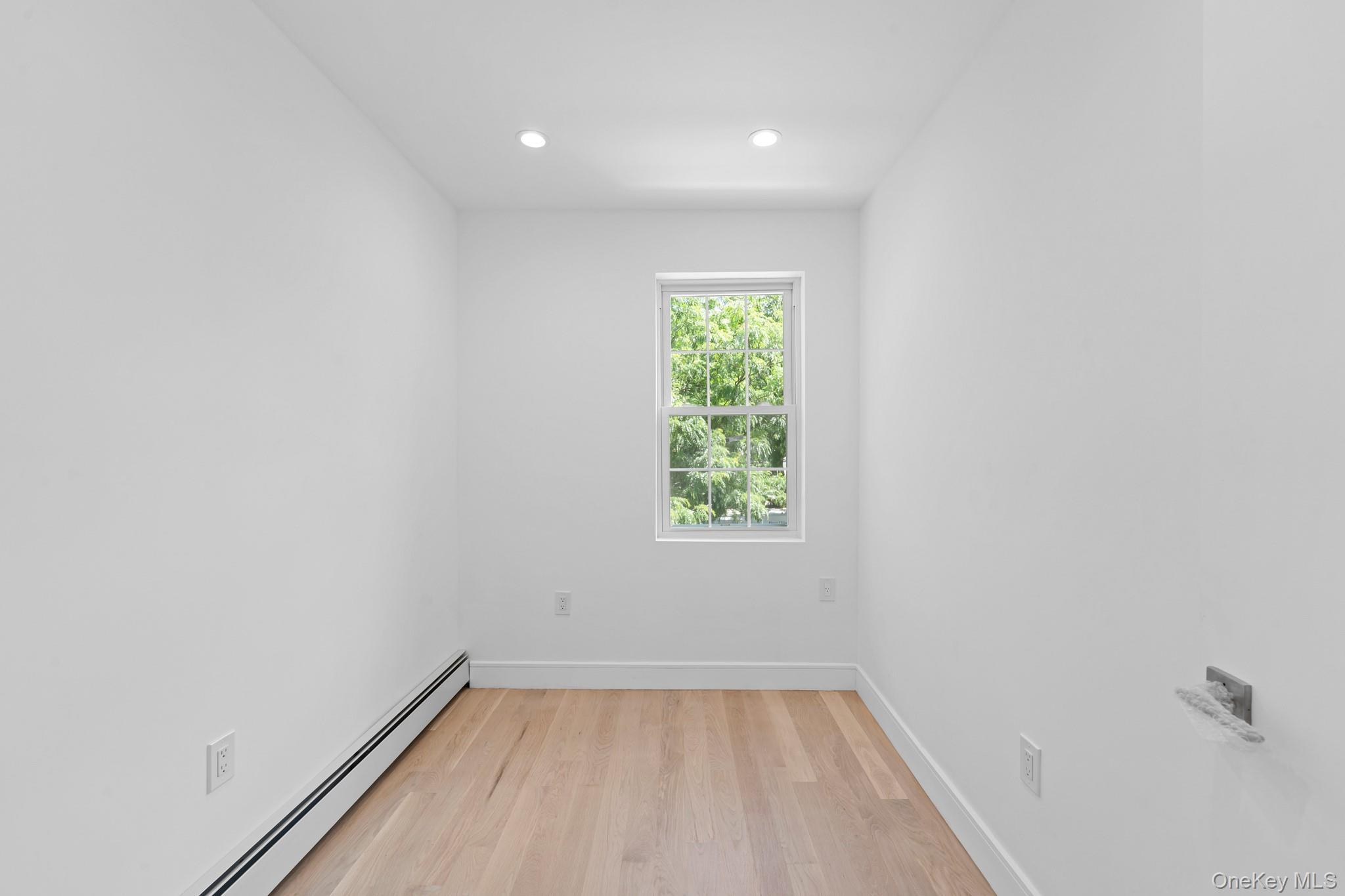Single Family Westgate Street Queens, NY 11413, MLS-1014629-19