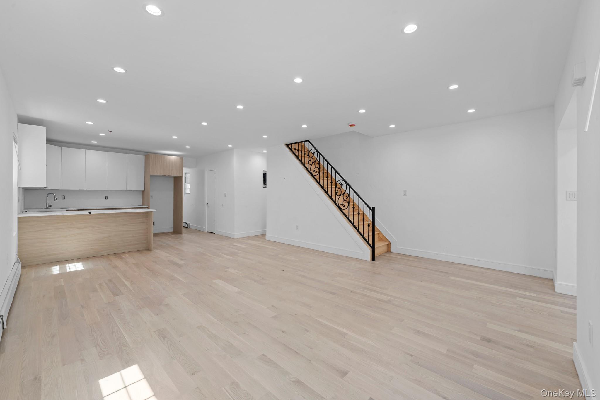 Single Family Westgate Street Queens, NY 11413, MLS-1014629-2