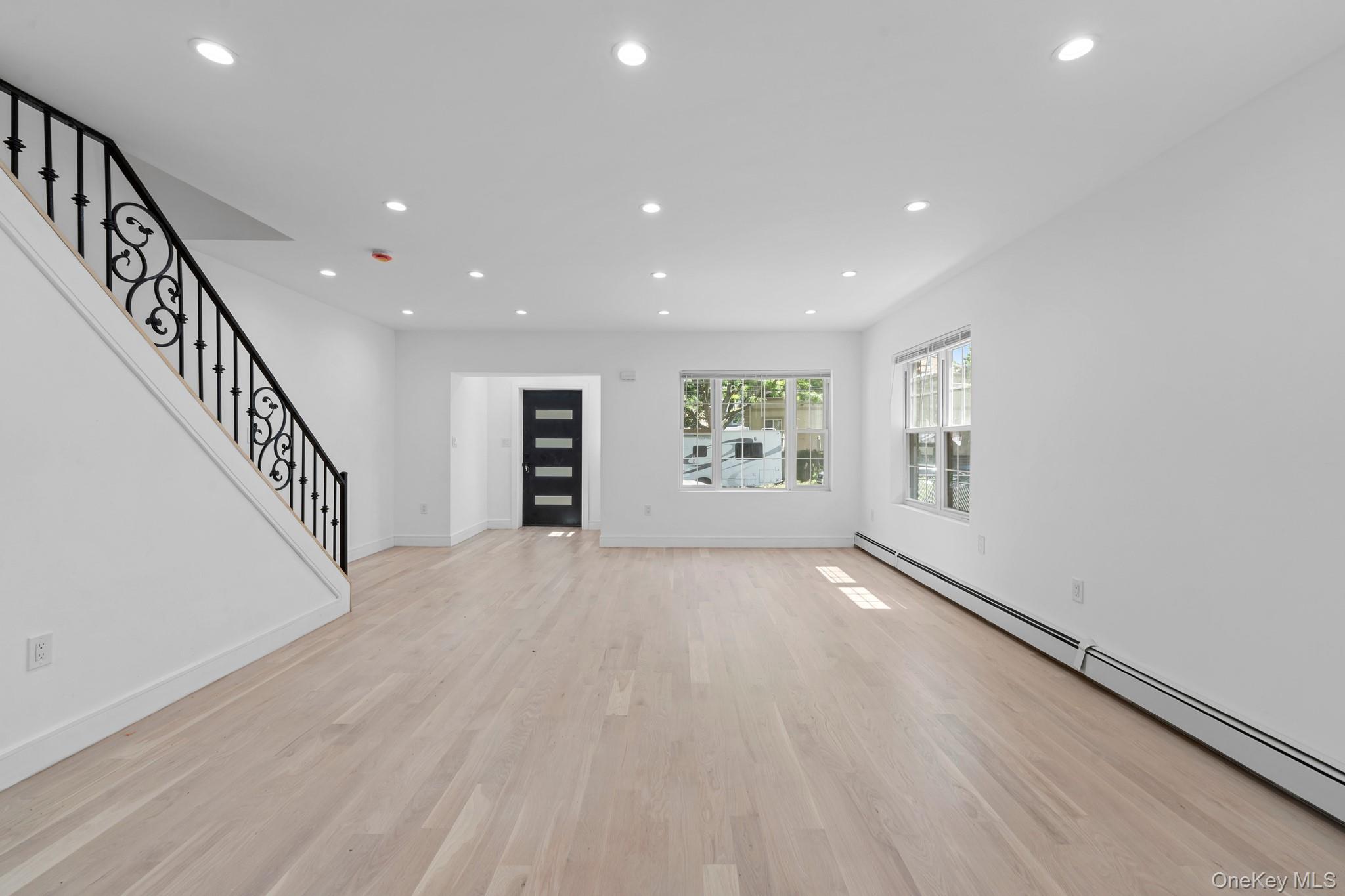 Single Family Westgate Street Queens, NY 11413, MLS-1014629-8