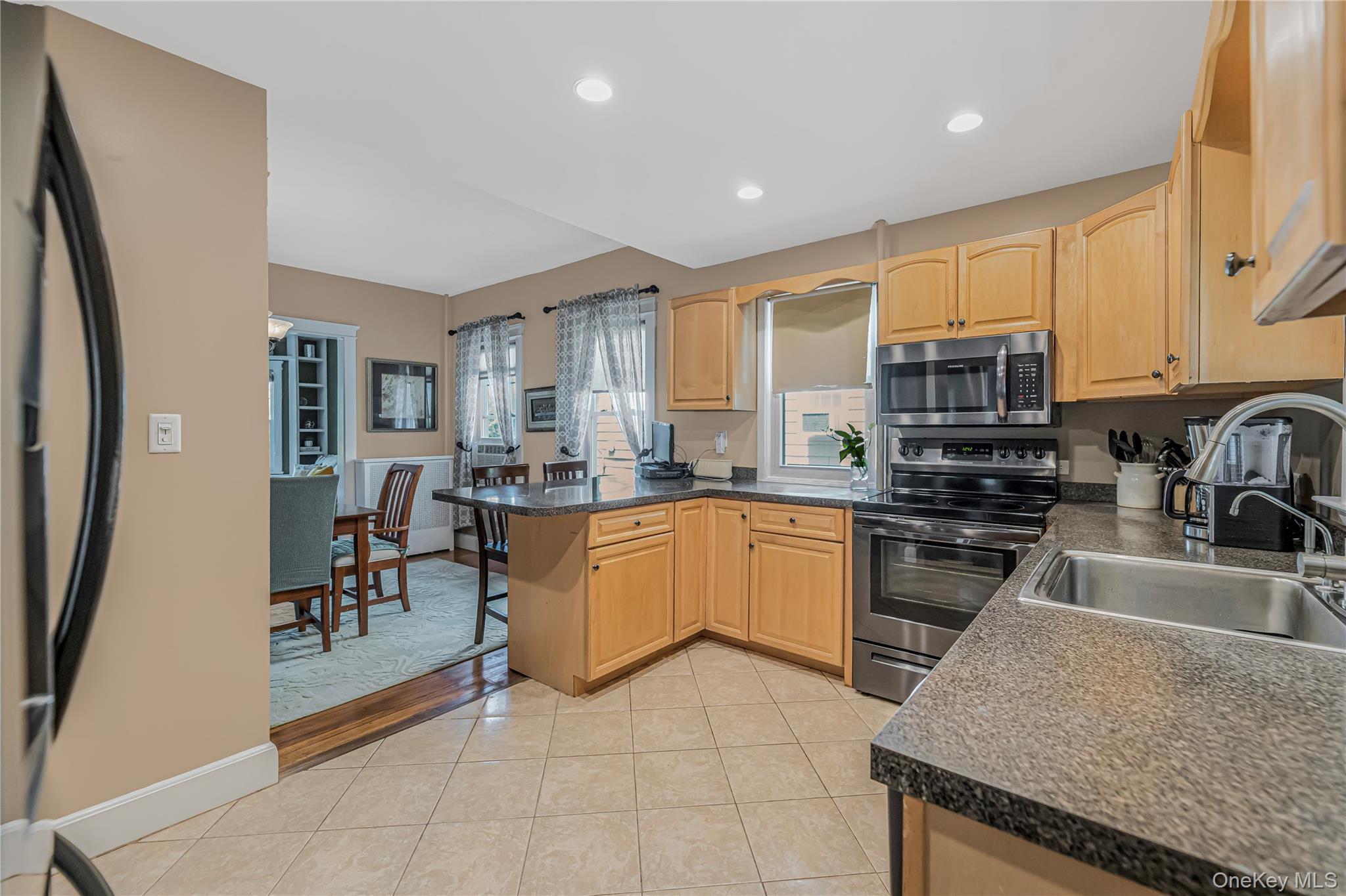 Single Family Midland Avenue  Westchester County, NY 10707, MLS-1014666-10