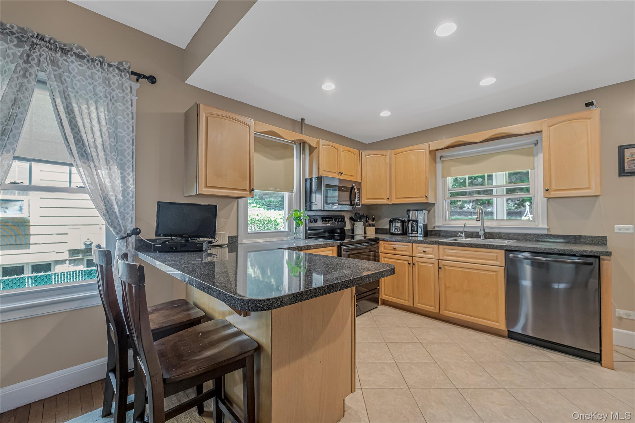 Single Family Midland Avenue  Westchester County, NY 10707, MLS-1014666-8