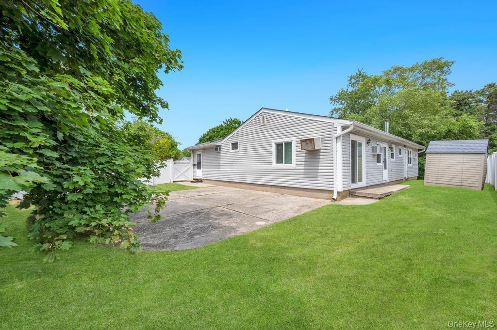 Single Family Megan Court Suffolk County, NY 11713, MLS-1014685-21