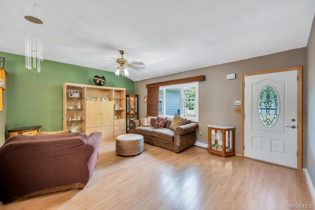 Single Family Megan Court Suffolk County, NY 11713, MLS-1014685-3