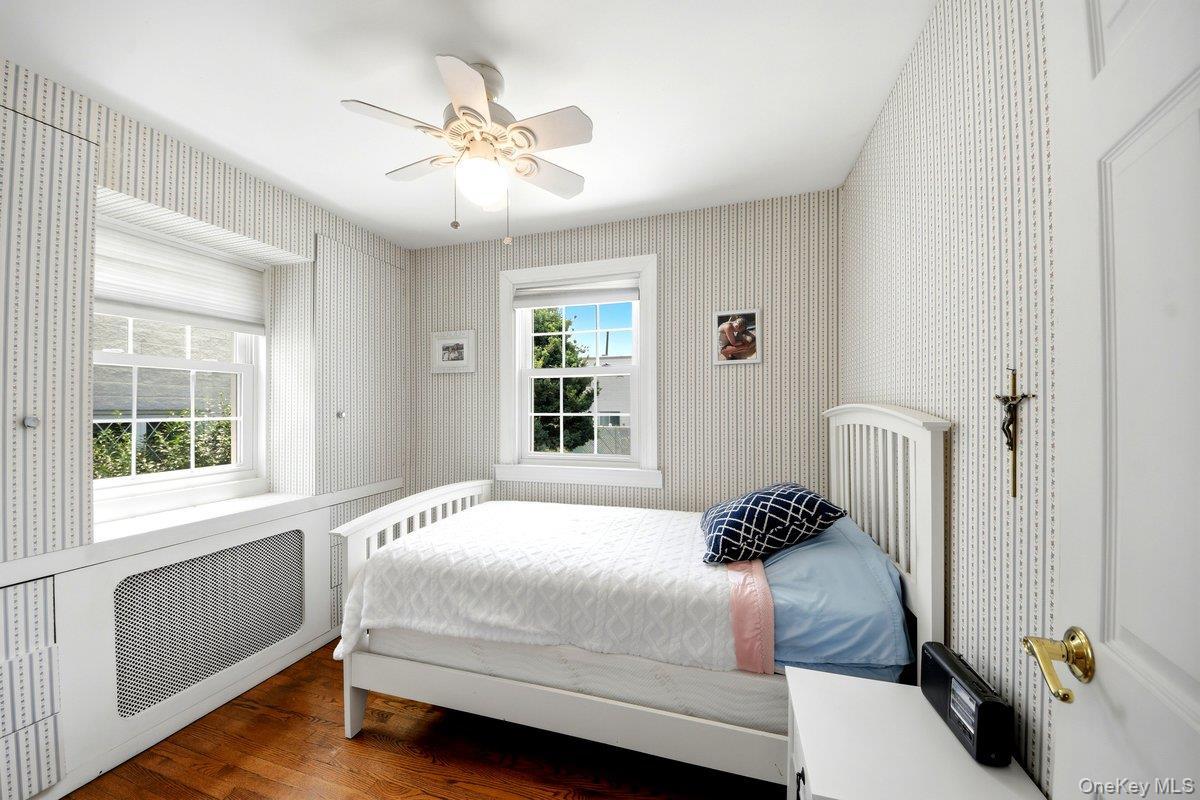 Single Family Graff  Bronx, NY 10465, MLS-1014694-11