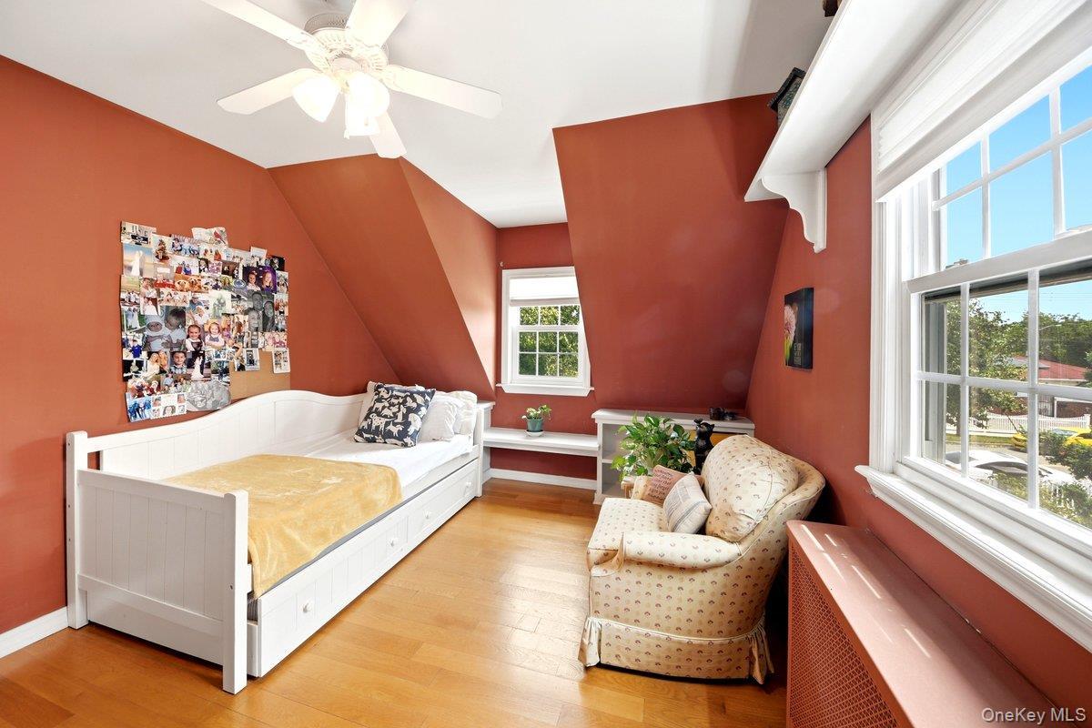 Single Family Graff  Bronx, NY 10465, MLS-1014694-12
