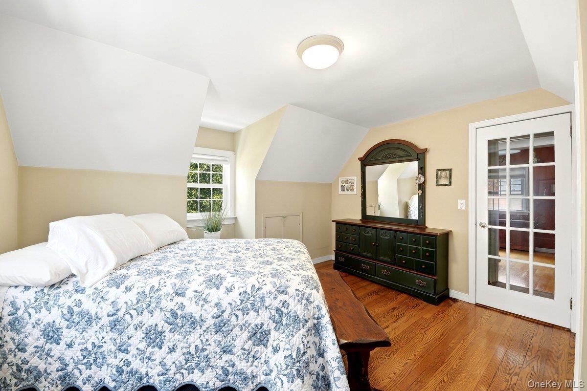 Single Family Graff  Bronx, NY 10465, MLS-1014694-16
