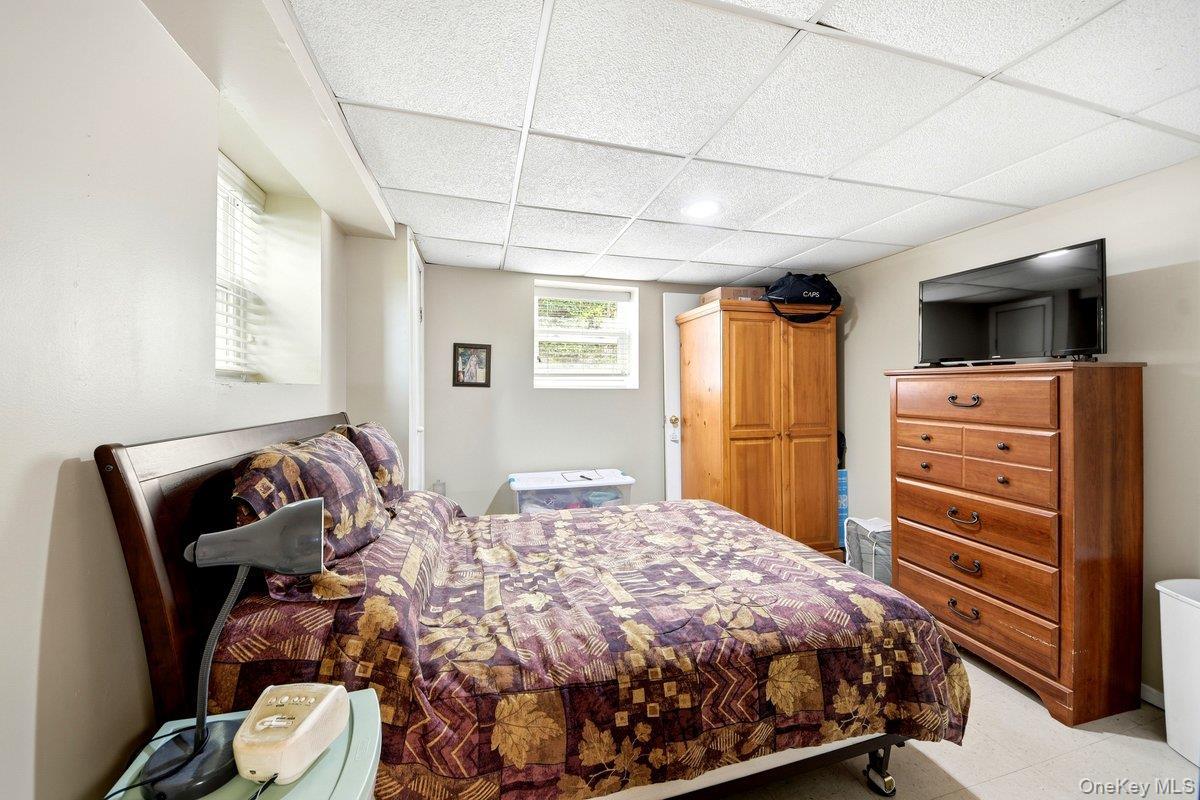Single Family Graff  Bronx, NY 10465, MLS-1014694-17