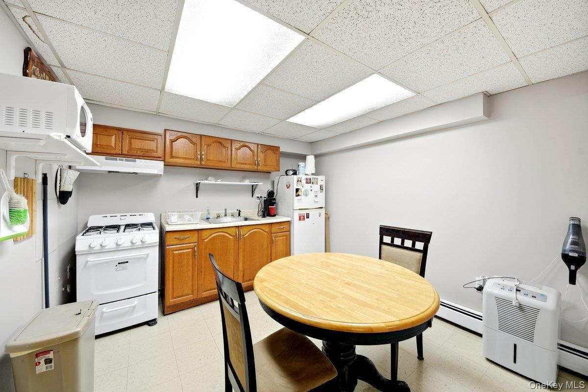 Single Family Graff  Bronx, NY 10465, MLS-1014694-20