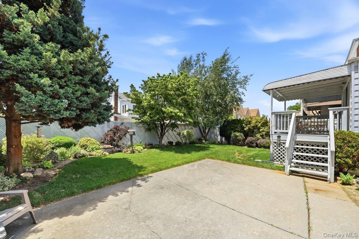 Single Family Graff  Bronx, NY 10465, MLS-1014694-22