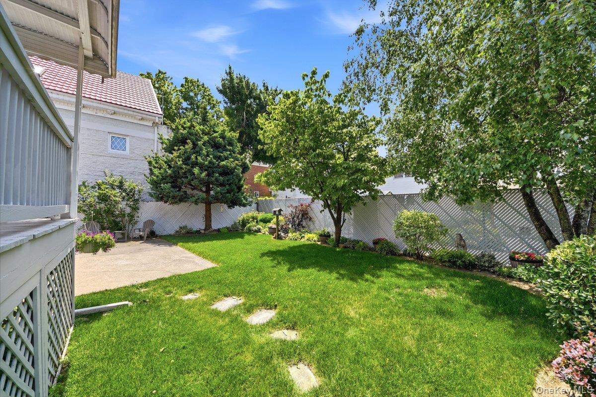 Single Family Graff  Bronx, NY 10465, MLS-1014694-23