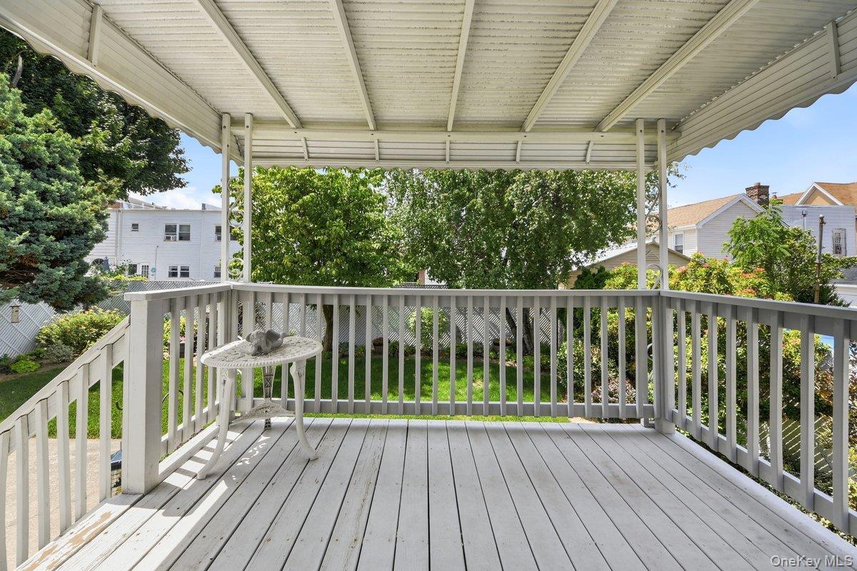 Single Family Graff  Bronx, NY 10465, MLS-1014694-24