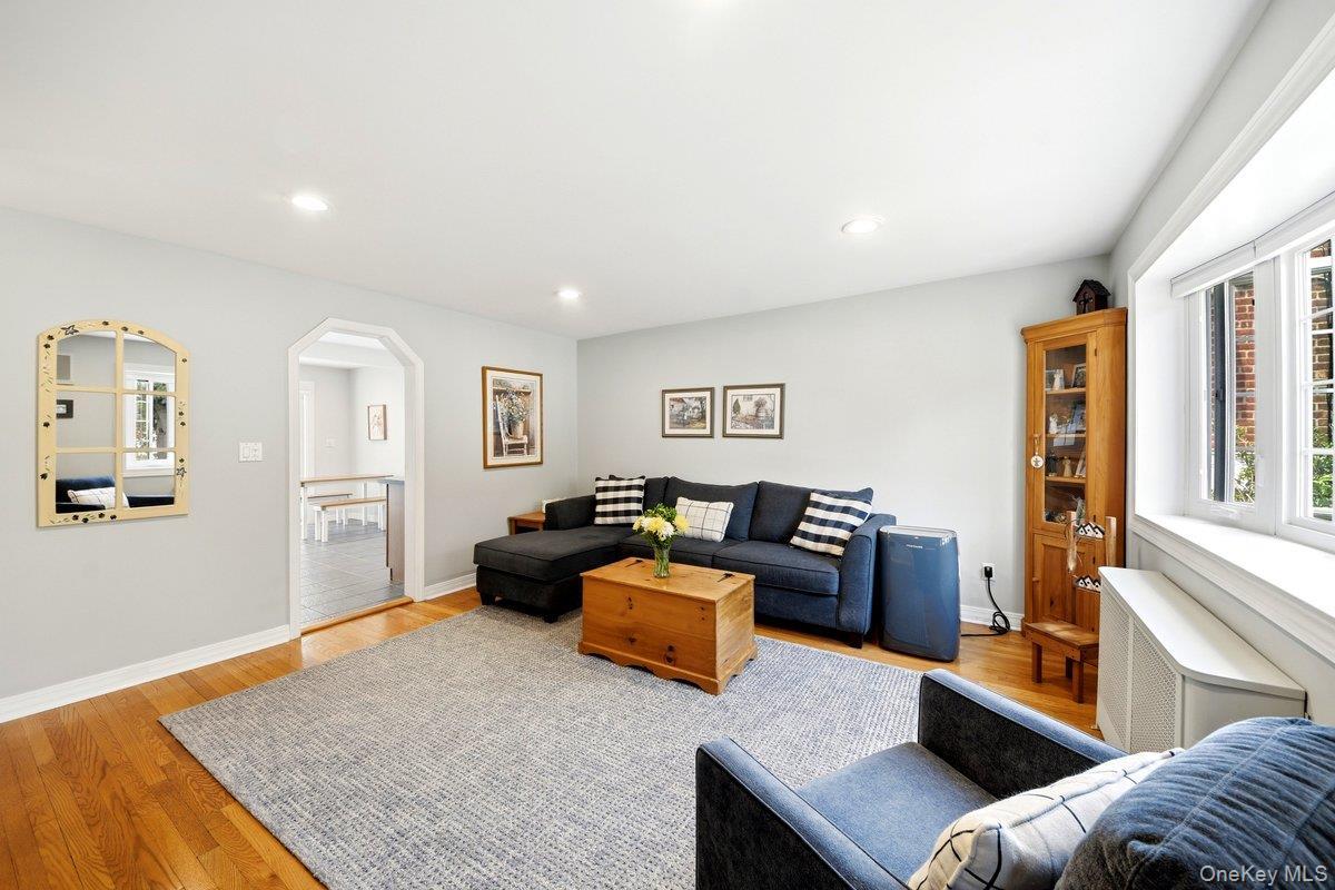 Single Family Graff  Bronx, NY 10465, MLS-1014694-5
