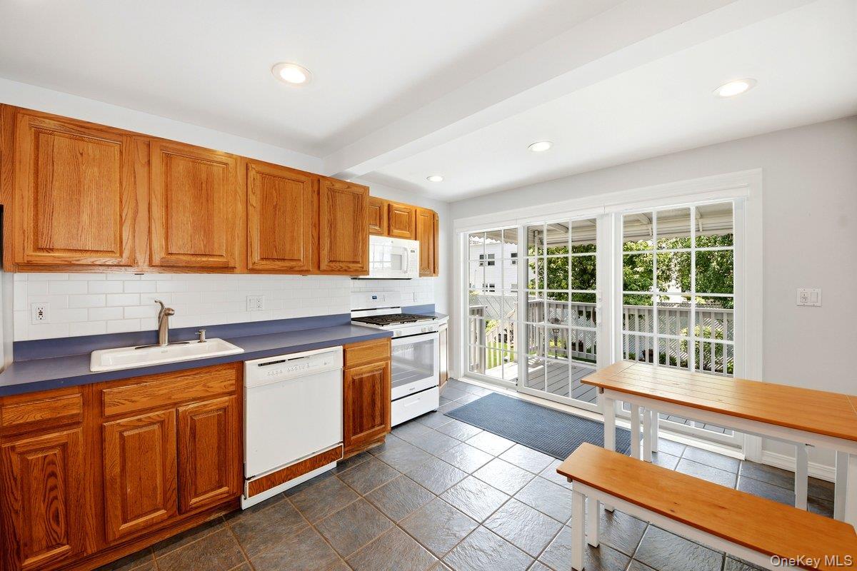 Single Family Graff  Bronx, NY 10465, MLS-1014694-7