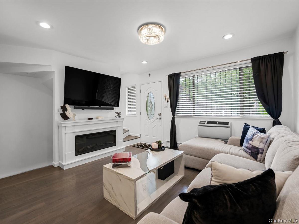 Single Family 9th Avenue  Queens, NY 11356, MLS-1014729-4