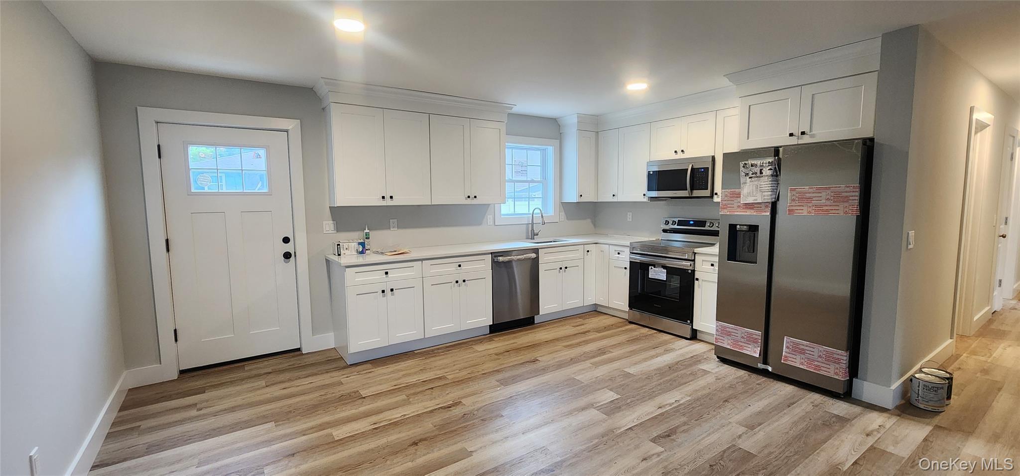 Single Family Robinson Drive  Suffolk County, NY 11967, MLS-1014731-8