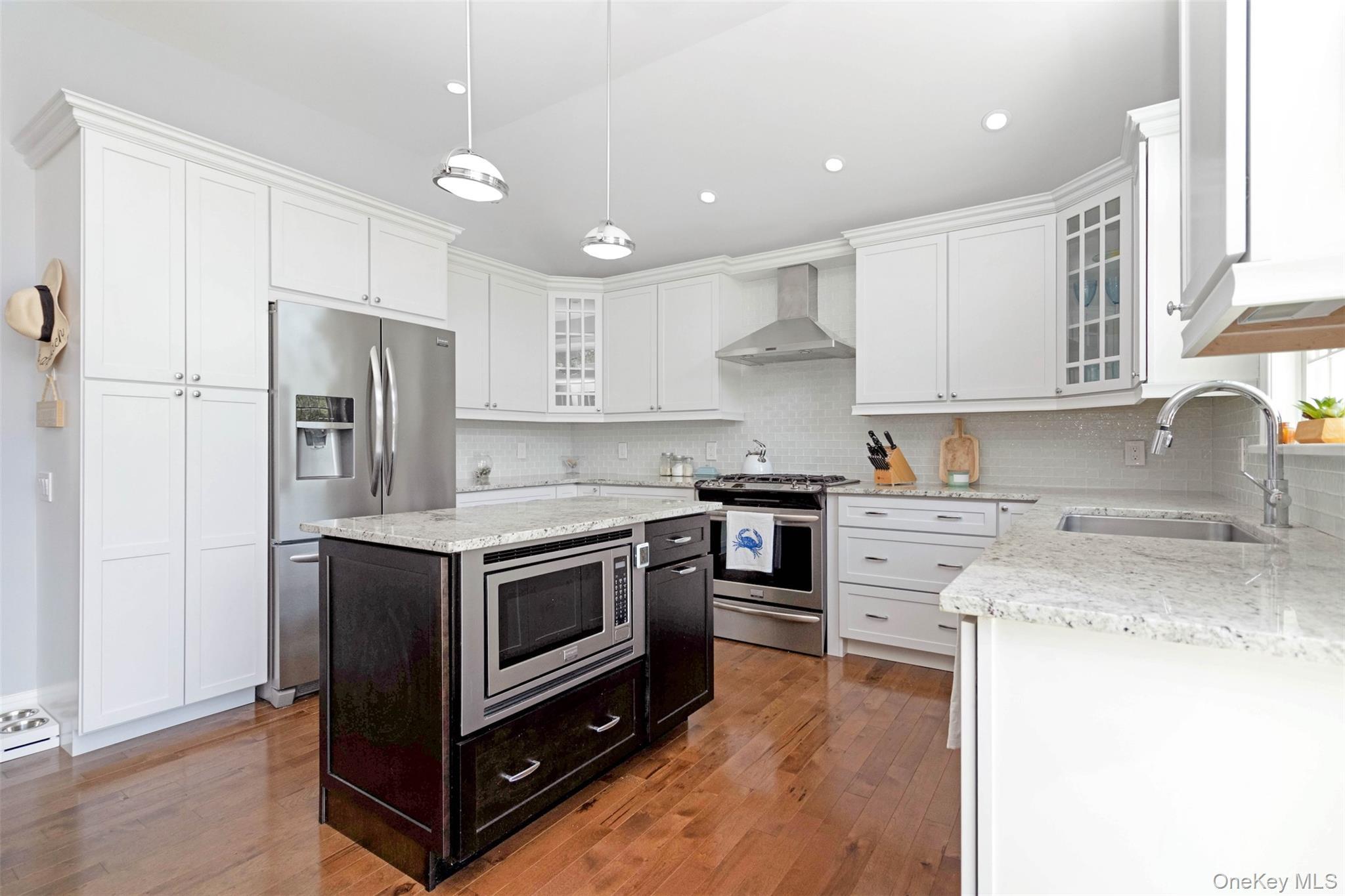 Single Family Ole Jule Lane Suffolk County, NY 11952, MLS-1014736-13