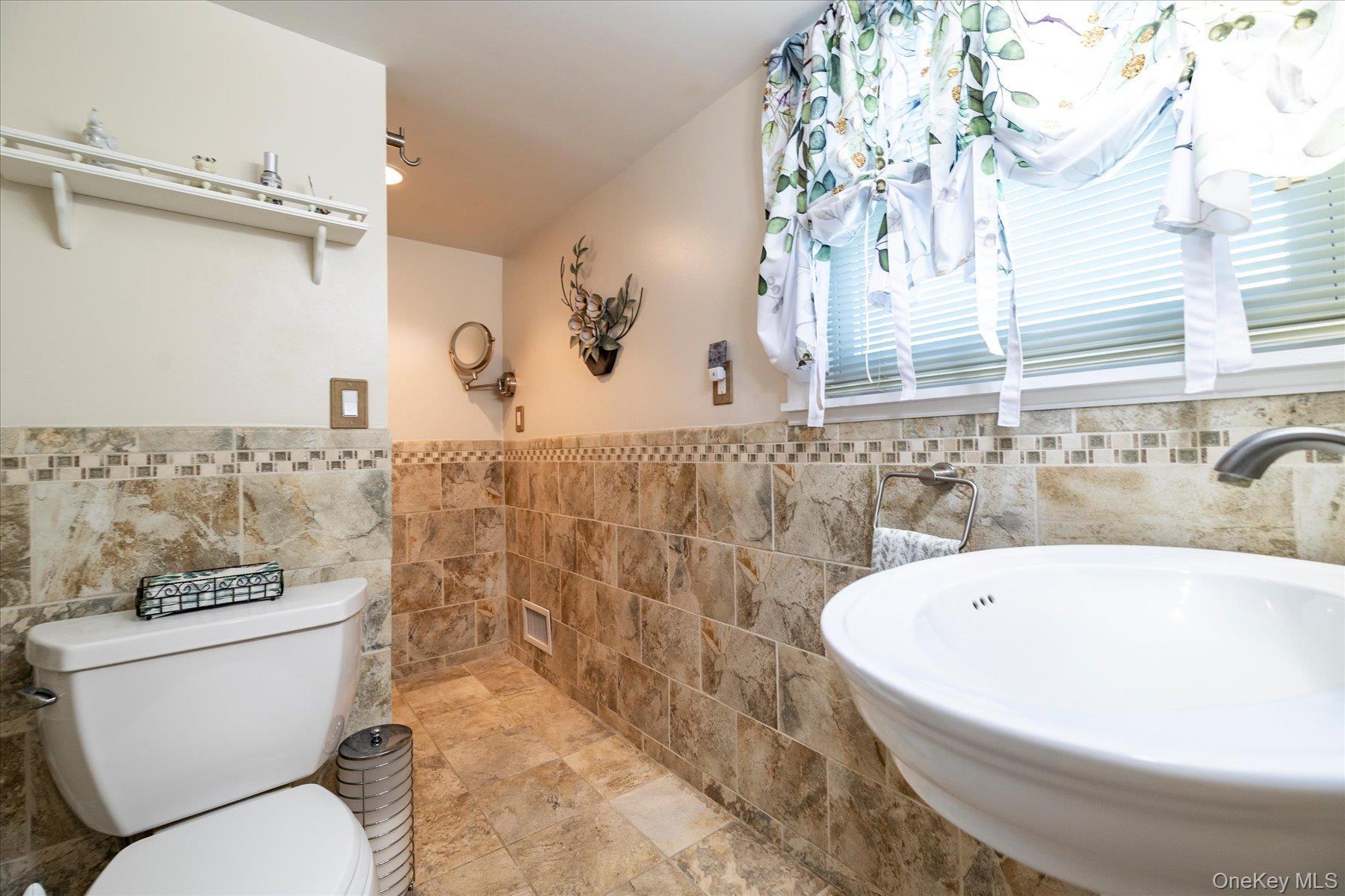 Single Family Elaine Drive  Nassau County, NY 11572, MLS-1014740-24
