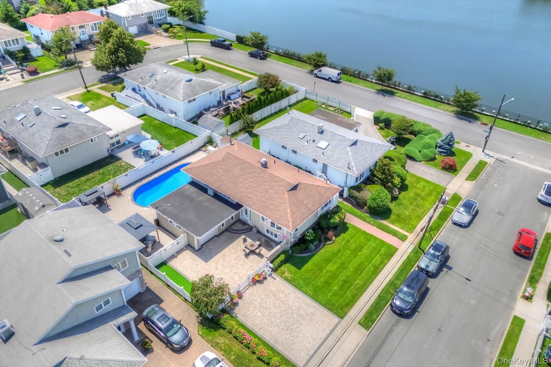 Single Family Elaine Drive  Nassau County, NY 11572, MLS-1014740-44