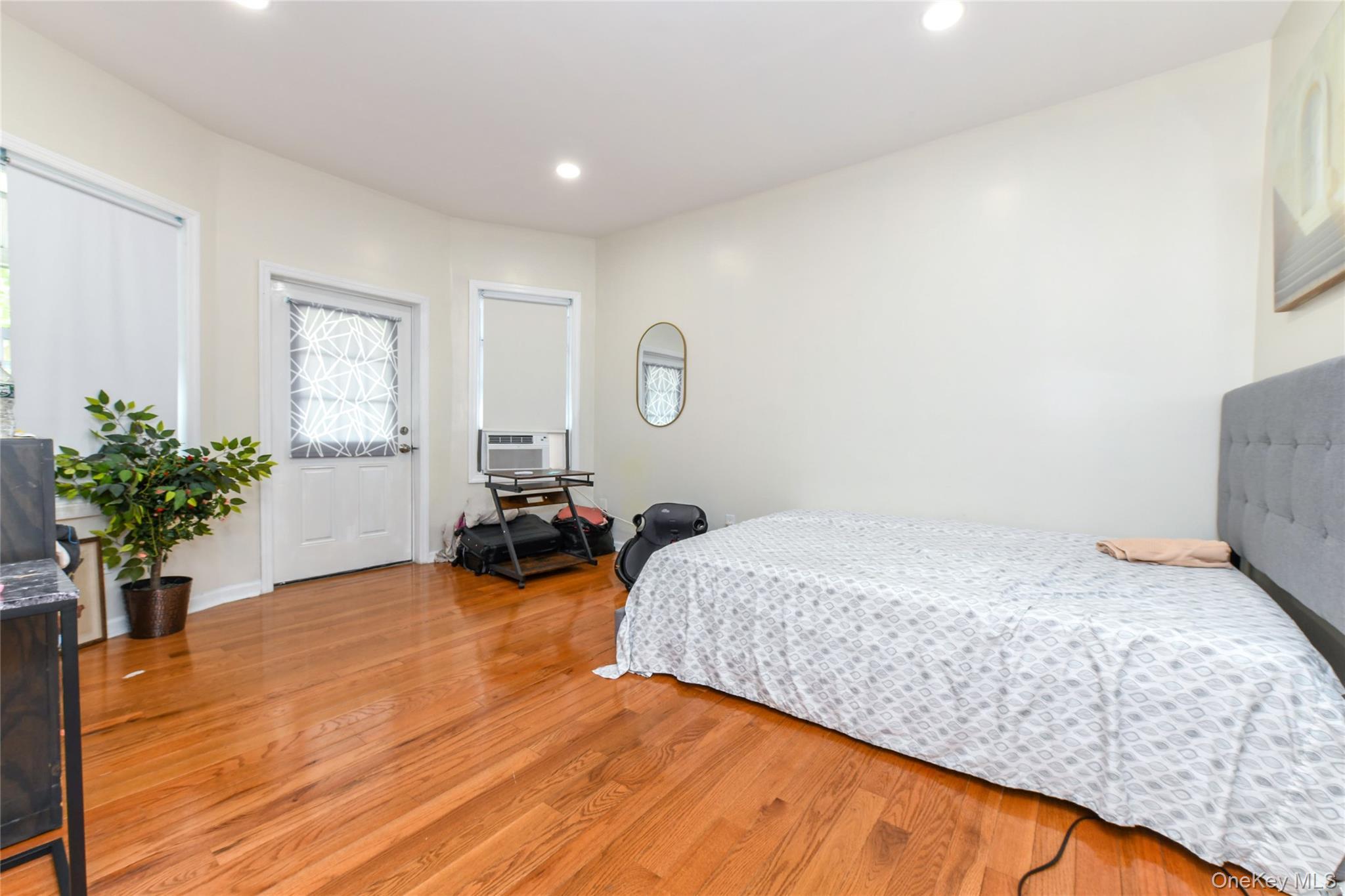 Single Family Lefferts Boulevard Queens, NY 11419, MLS-1014763-18