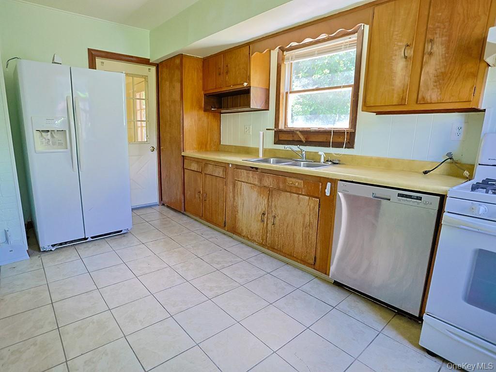 Single Family Lincoln Street Orange County, NY 10940, MLS-1014764-8