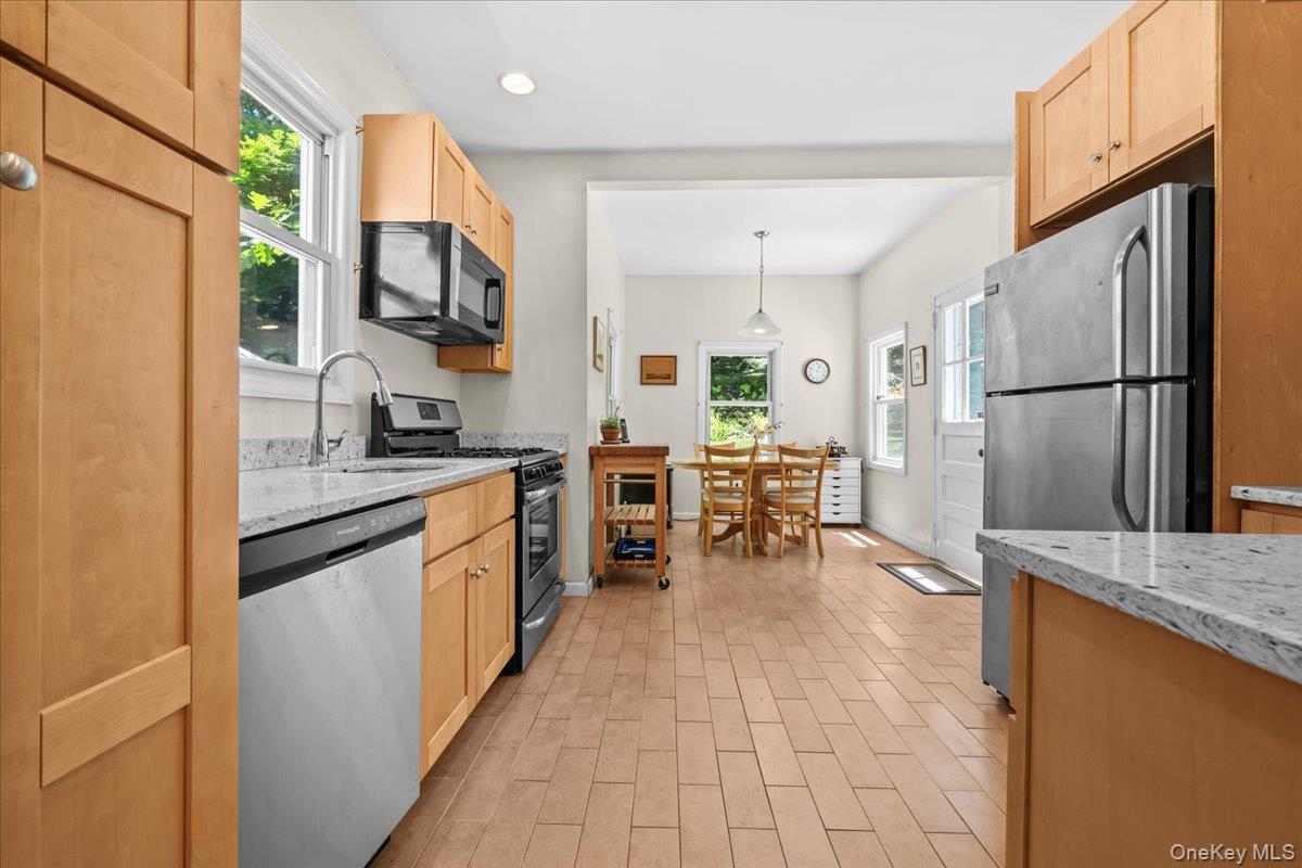 Single Family Mosholu Avenue Bronx, NY 10471, MLS-1014897-12
