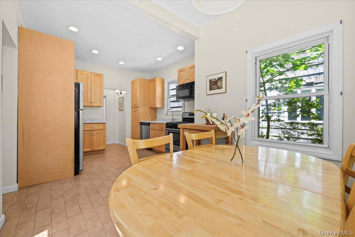 Single Family Mosholu Avenue Bronx, NY 10471, MLS-1014897-13