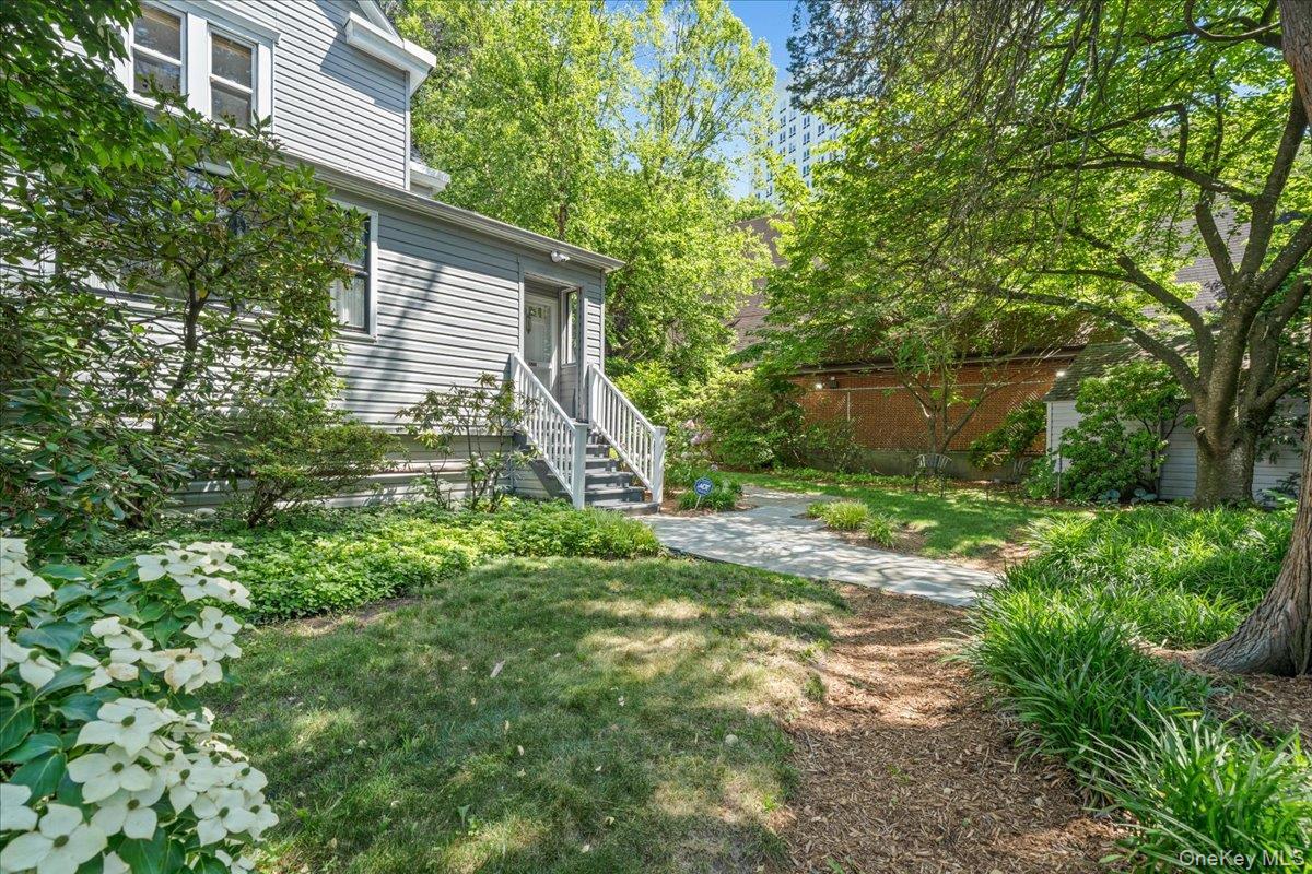 Single Family Mosholu Avenue Bronx, NY 10471, MLS-1014897-18